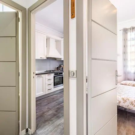 Massena - 3 Pièces - Plein Coeur De *